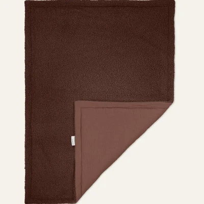 Топло ќебенце Bouclé BROWN — целосен изглед