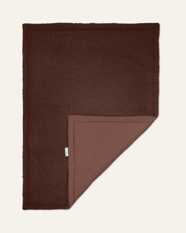 Топло ќебенце Bouclé BROWN — целосен изглед